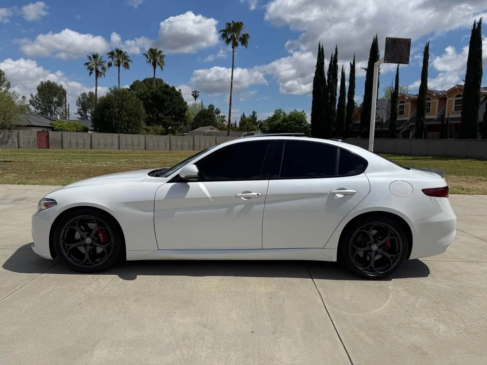 2018 Alfa Romeo Giulia - Image 8 of 17