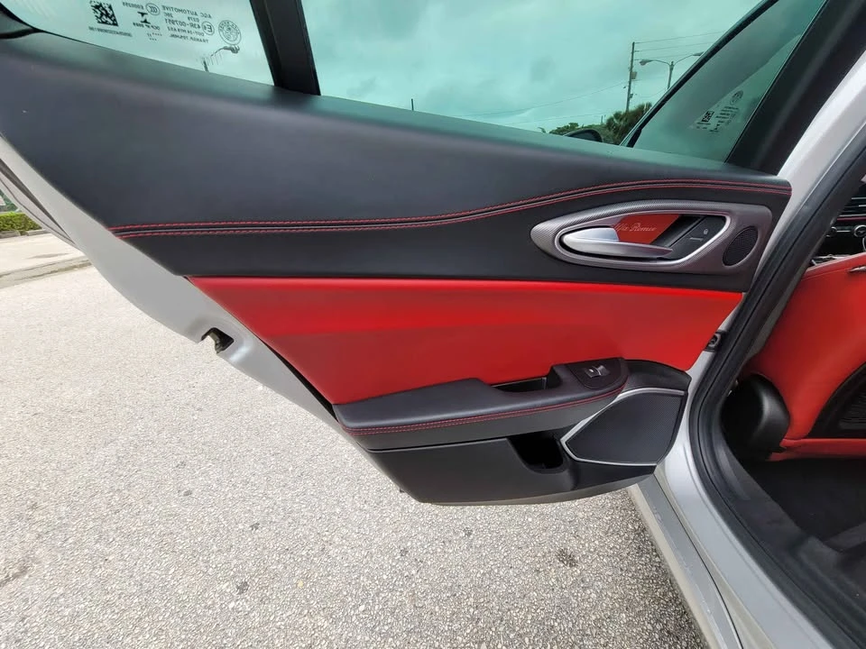 2018 Alfa Romeo Giulia - Image 17 of 20