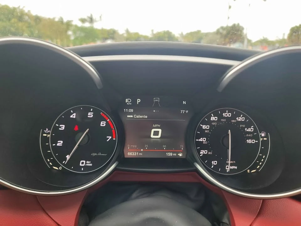 2018 Alfa Romeo Giulia - Image 15 of 20