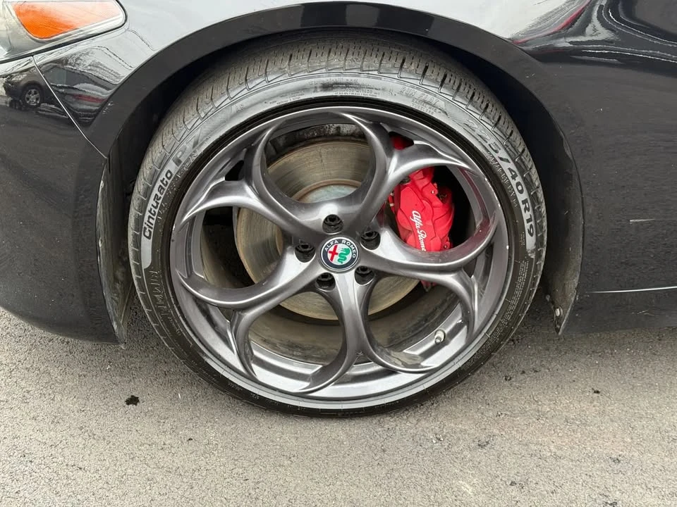 2018 Alfa Romeo Giulia - Image 11 of 20