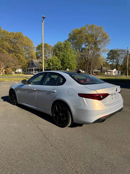 2018 Alfa Romeo Giulia - Image 4 of 19