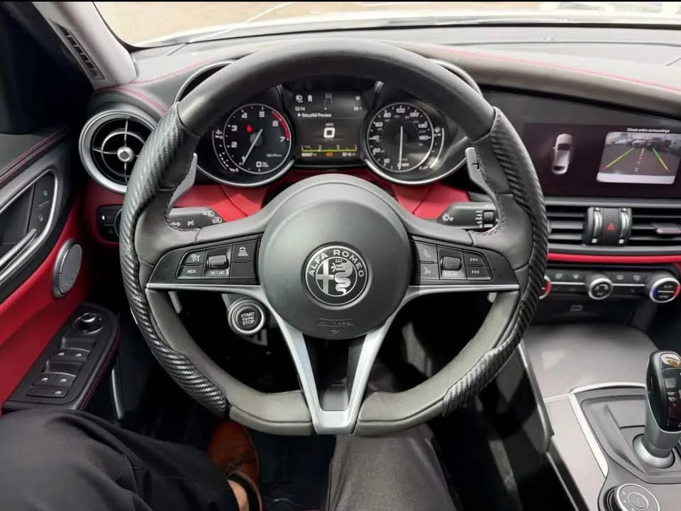 2018 Alfa Romeo Giulia - Image 9 of 11