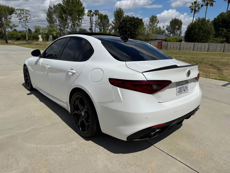 2018 Alfa Romeo Giulia - Image 7 of 17