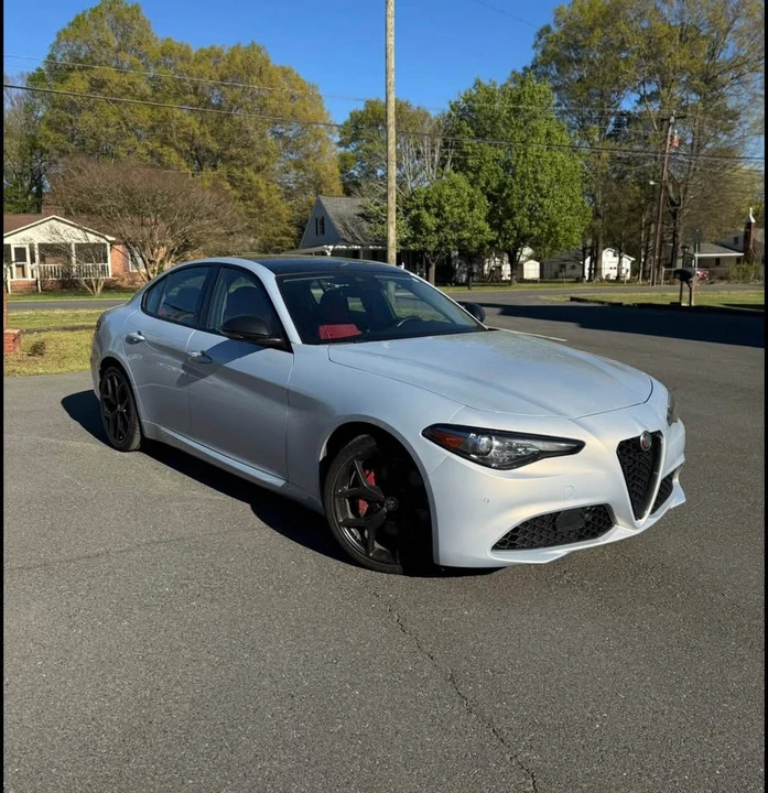 2018 Alfa Romeo Giulia - Image 19 of 19