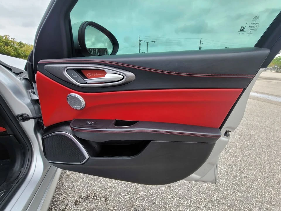 2018 Alfa Romeo Giulia - Image 18 of 20