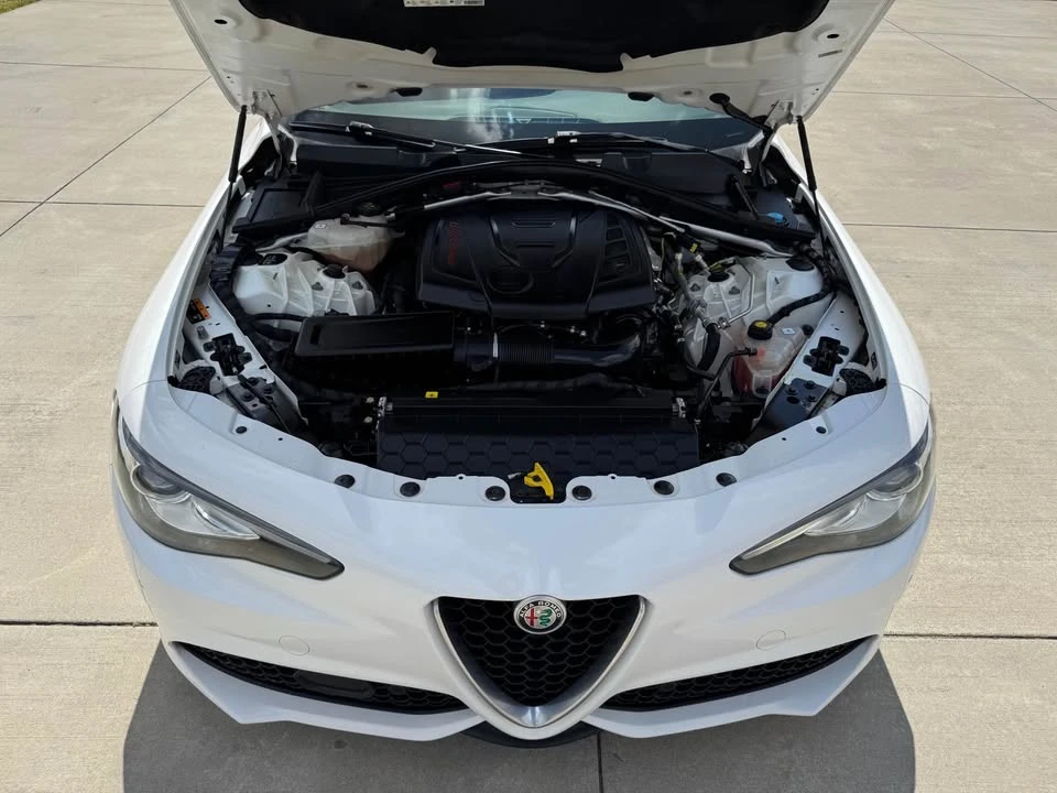 2018 Alfa Romeo Giulia - Image 17 of 17