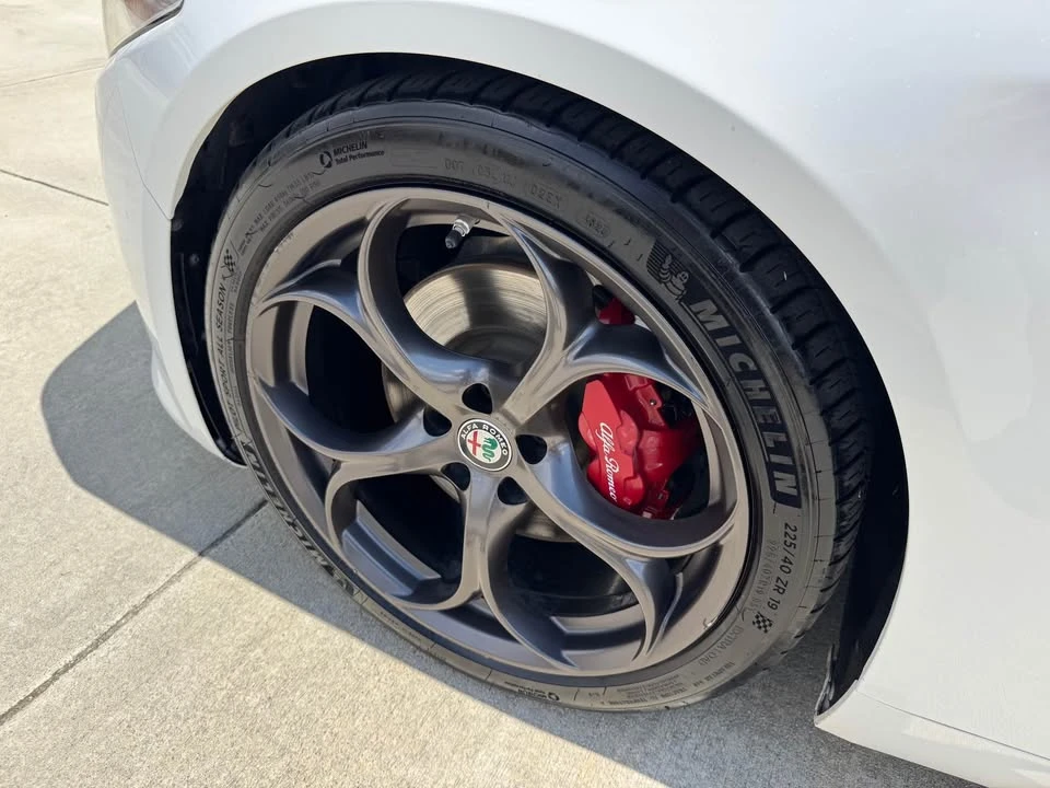 2018 Alfa Romeo Giulia - Image 15 of 17