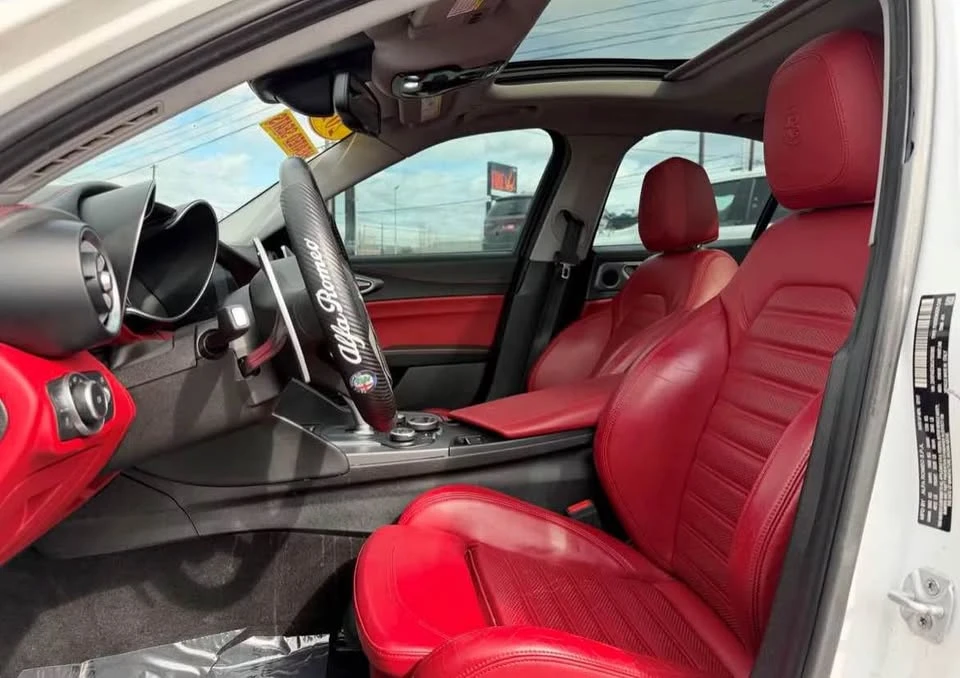 2018 Alfa Romeo Giulia - Image 8 of 11