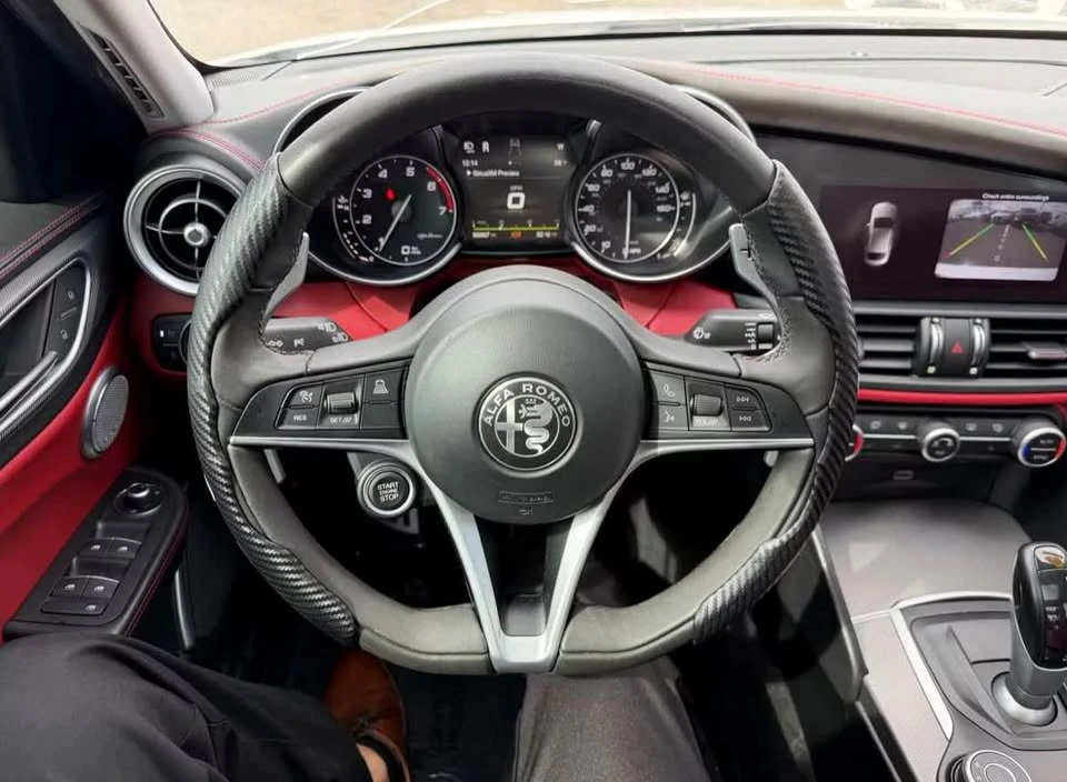 2018 Alfa Romeo Giulia - Image 9 of 11