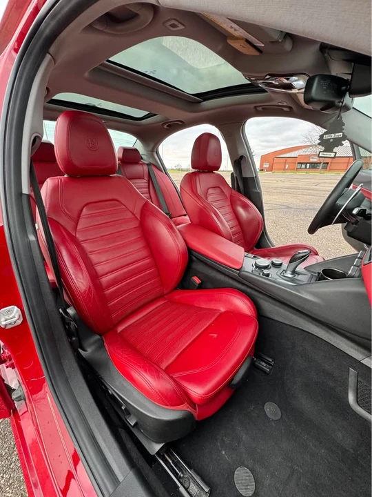 2018 Alfa Romeo Giulia - Image 14 of 20