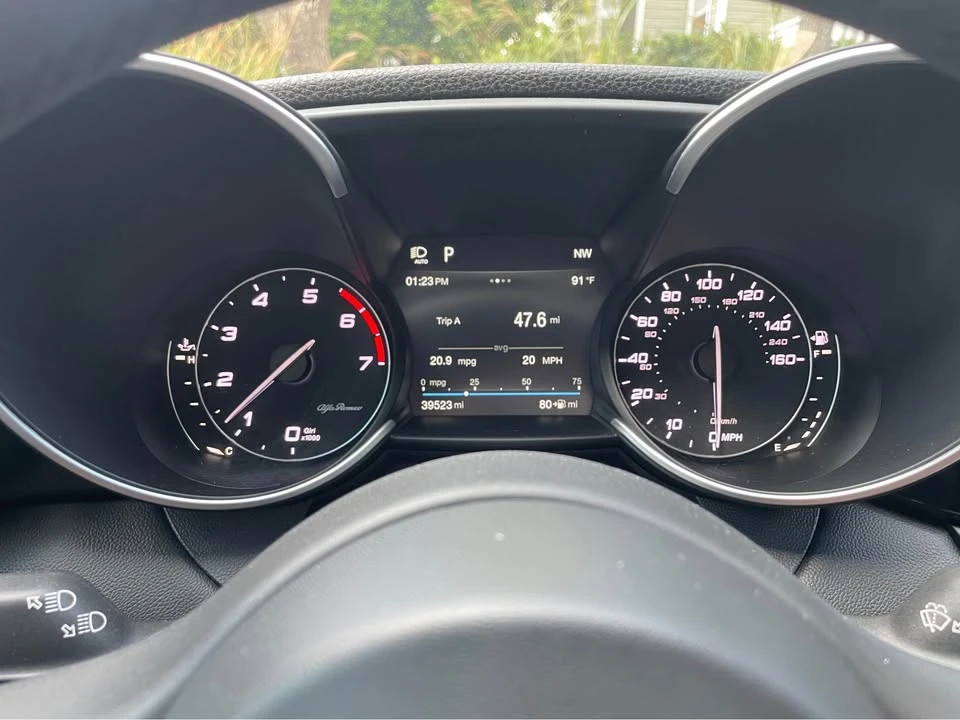 2018 Alfa Romeo Giulia - Image 6 of 18