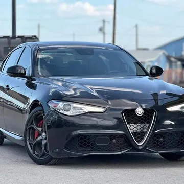 2018 Alfa Romeo Giulia Ti Sport Sedan 4D