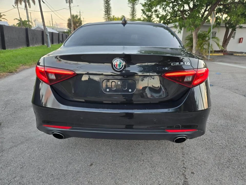 2018 Alfa Romeo Giulia - Image 5 of 12