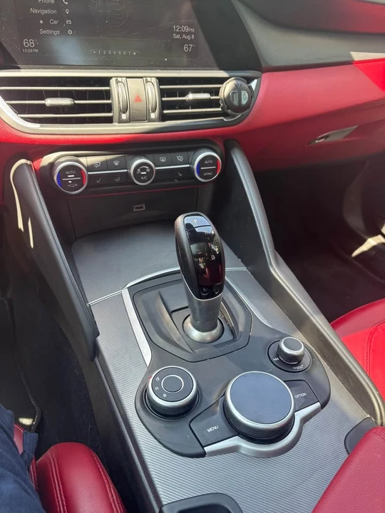 2018 Alfa Romeo Giulia - Image 5 of 8