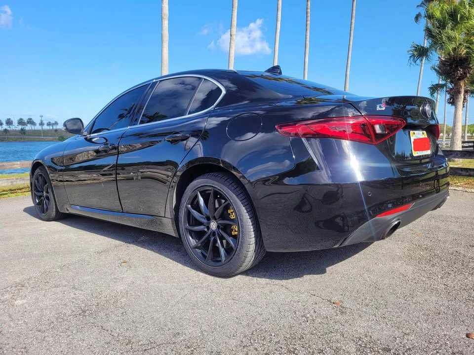 2018 Alfa Romeo Giulia - Image 5 of 13