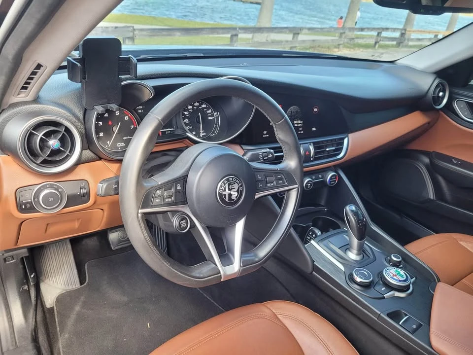 2018 Alfa Romeo Giulia - Image 10 of 13