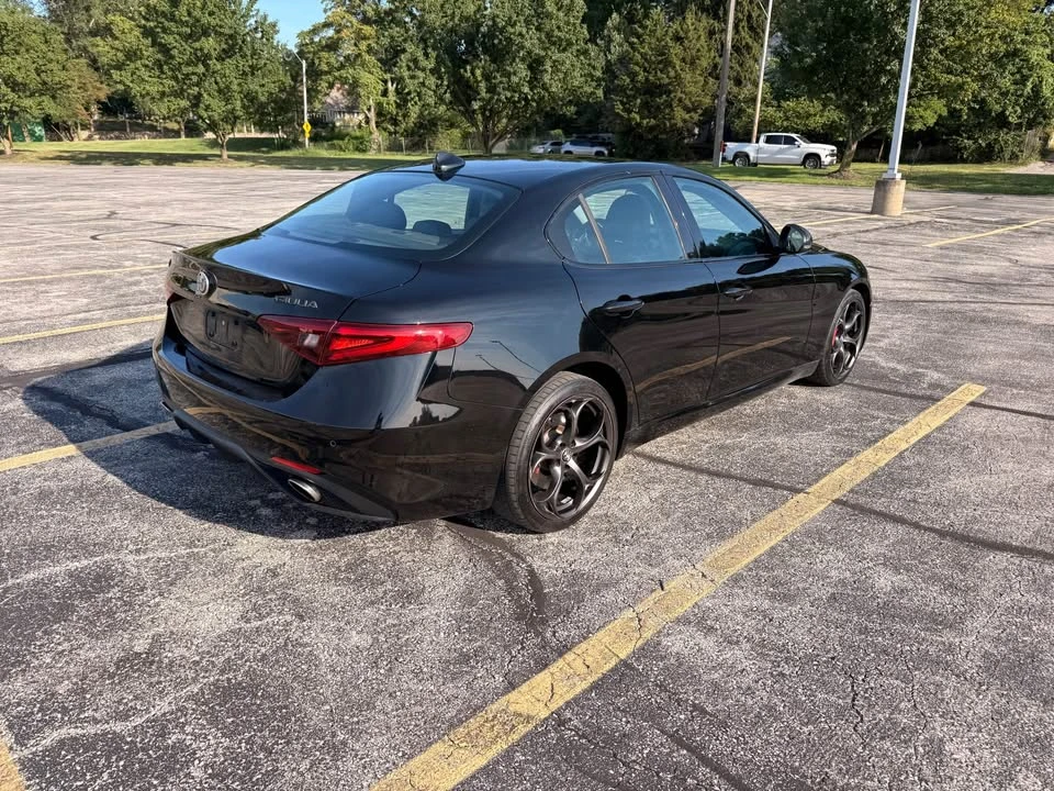 2018 Alfa Romeo Giulia - Image 5 of 14