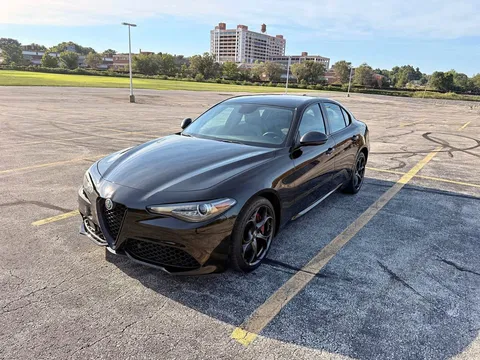 2018 Alfa Romeo Giulia Ti Sport Sedan 4D
