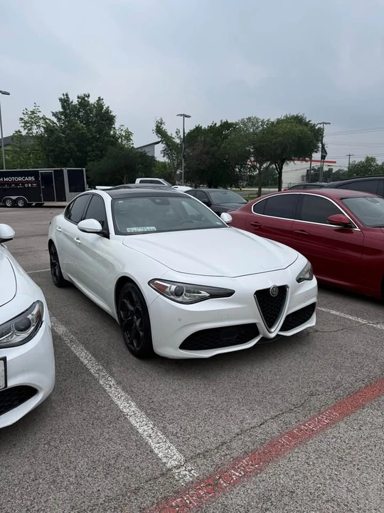 2018 Alfa Romeo Giulia - Image 13 of 20