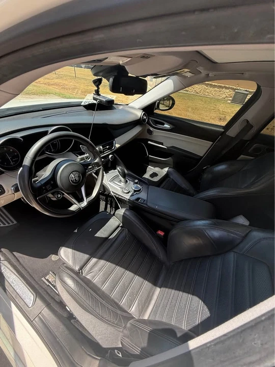 2018 Alfa Romeo Giulia - Image 7 of 20