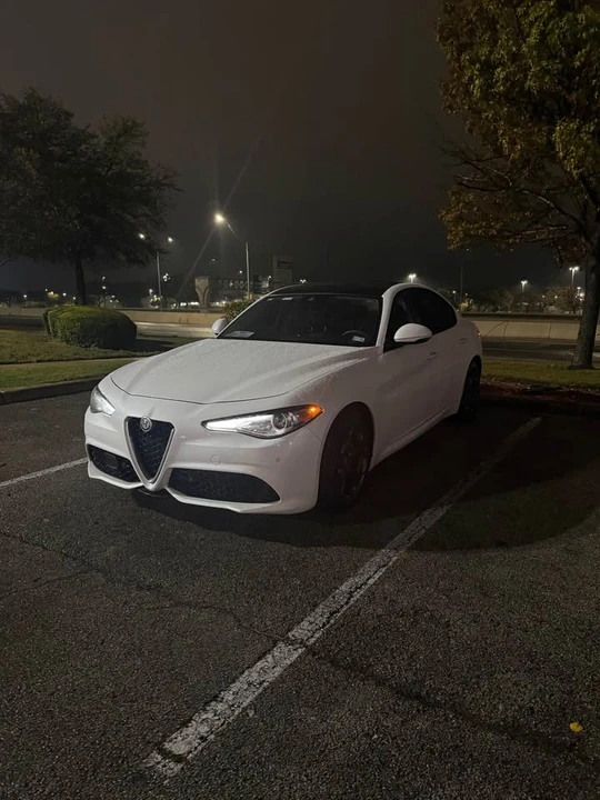 2018 Alfa Romeo Giulia - Image 12 of 20