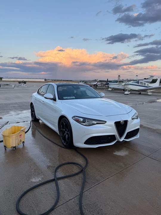 2018 Alfa Romeo Giulia - Image 16 of 20
