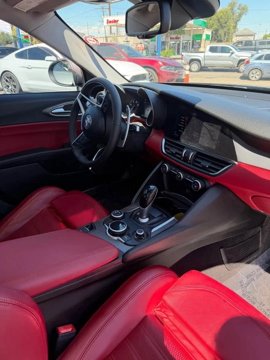 2018 Alfa Romeo Giulia - Image 8 of 11