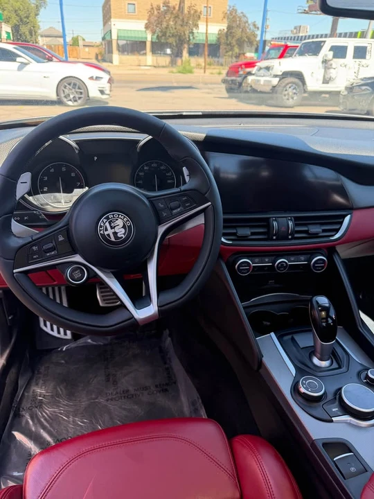 2018 Alfa Romeo Giulia - Image 11 of 11