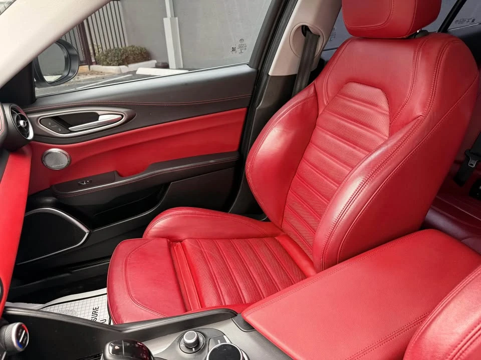 2018 Alfa Romeo Giulia - Image 10 of 16