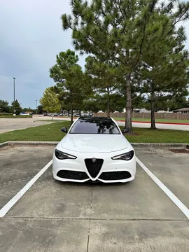 2018 Alfa Romeo Giulia Ti Sport Sedan 4D
