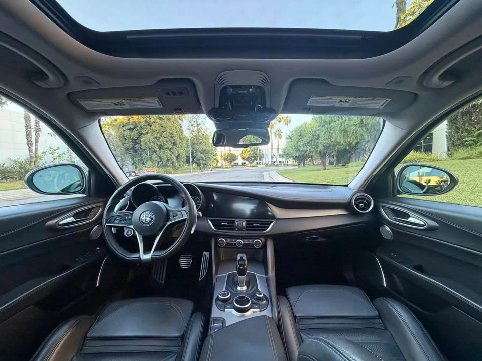 2018 Alfa Romeo Giulia - Image 6 of 13