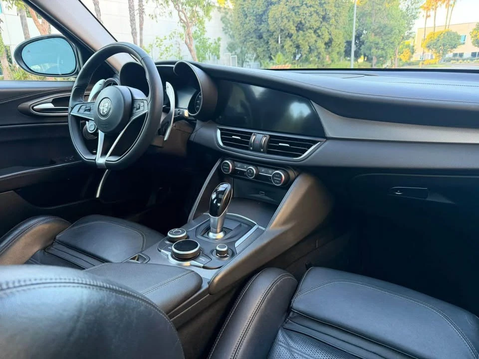 2018 Alfa Romeo Giulia - Image 7 of 13