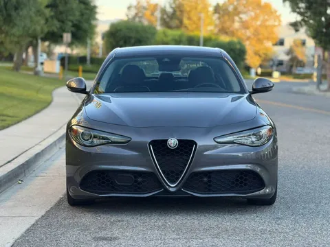 2018 Alfa Romeo Giulia Ti Sport Sedan 4D