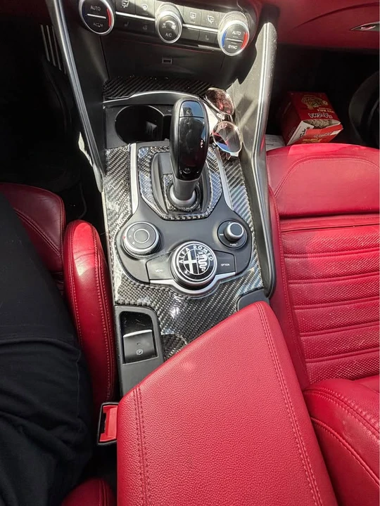 2018 Alfa Romeo Giulia - Image 8 of 16