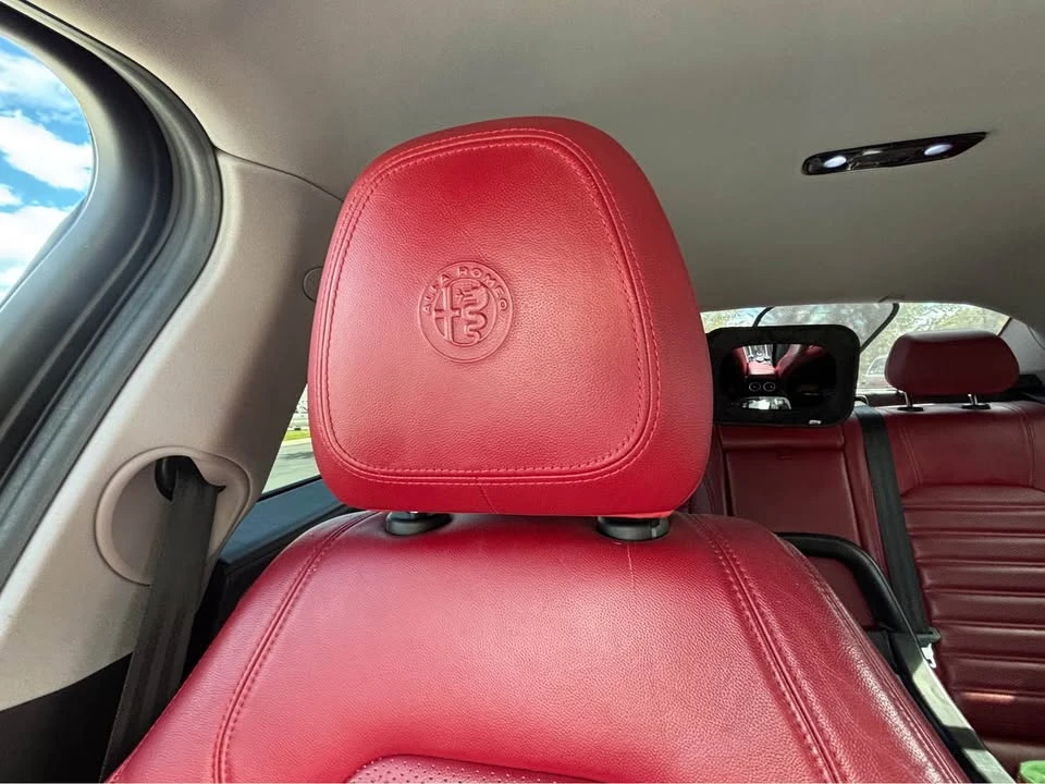 2018 Alfa Romeo Giulia - Image 10 of 16