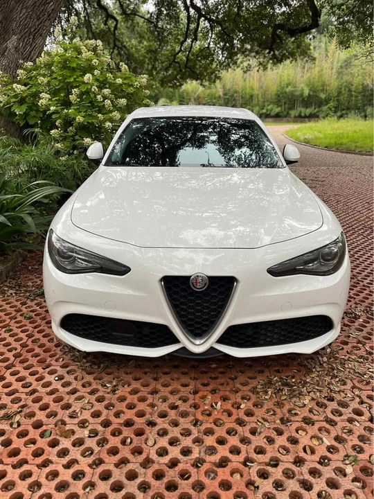 2018 Alfa Romeo Giulia - Image 12 of 16