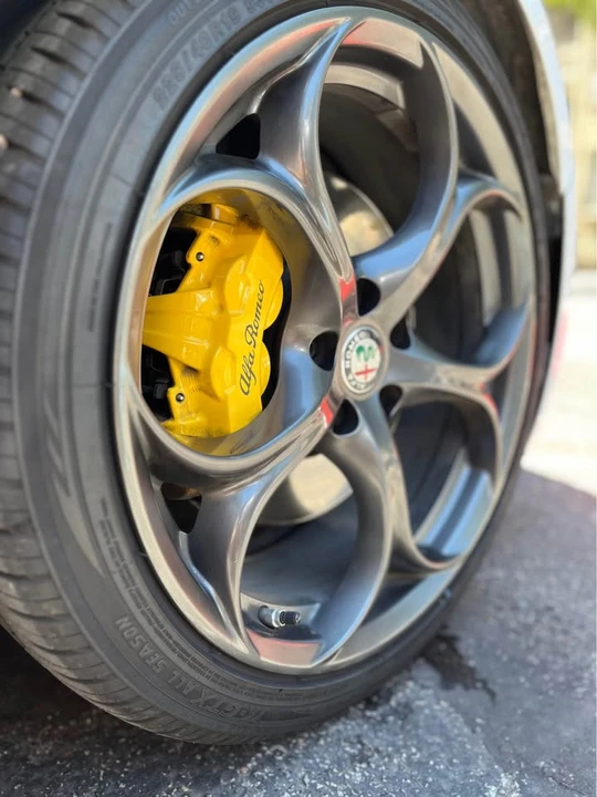 2018 Alfa Romeo Giulia - Image 16 of 16