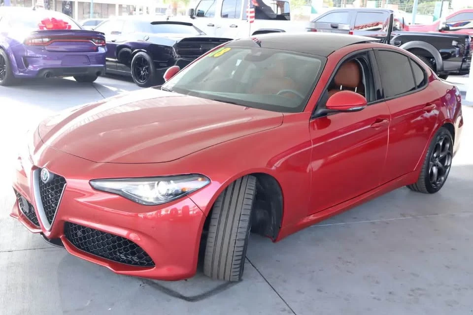 2018 Alfa Romeo Giulia - Image 5 of 12