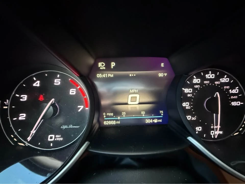 2018 Alfa Romeo Giulia - Image 11 of 14