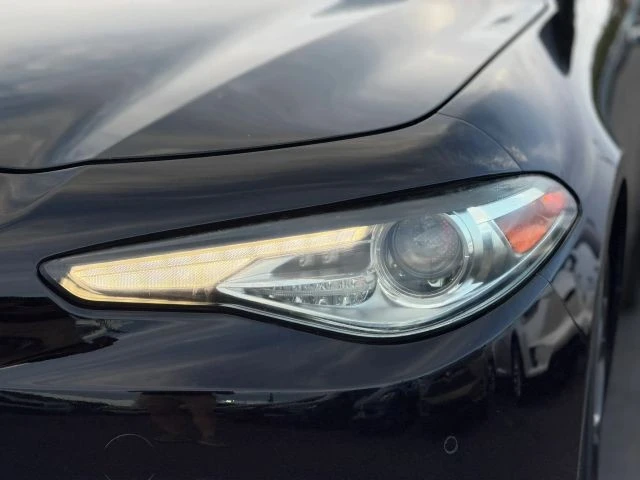 2018 Alfa Romeo Giulia - Image 6 of 24