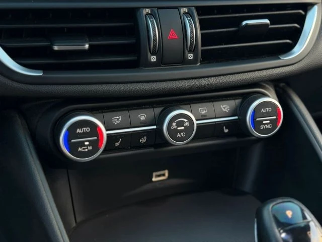 2018 Alfa Romeo Giulia - Image 21 of 24