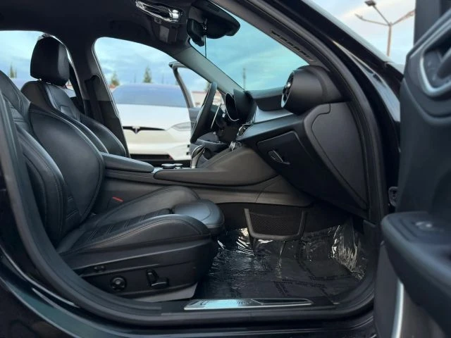 2018 Alfa Romeo Giulia - Image 14 of 24