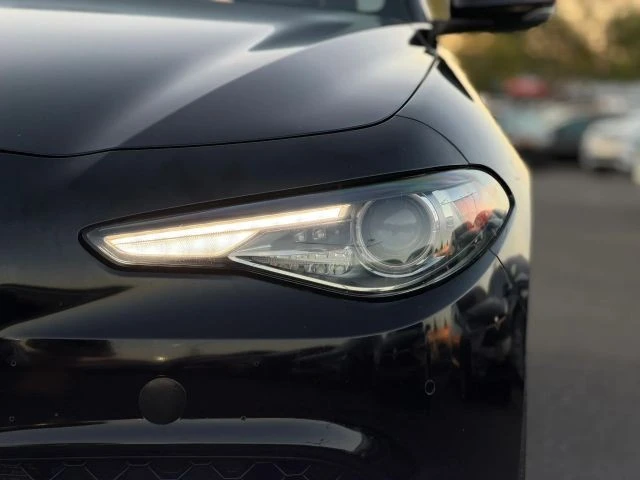 2018 Alfa Romeo Giulia - Image 6 of 31