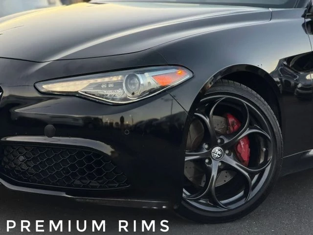 2018 Alfa Romeo Giulia - Image 2 of 31