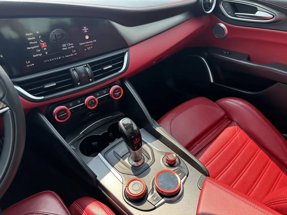 2018 Alfa Romeo Giulia - Image 9 of 17