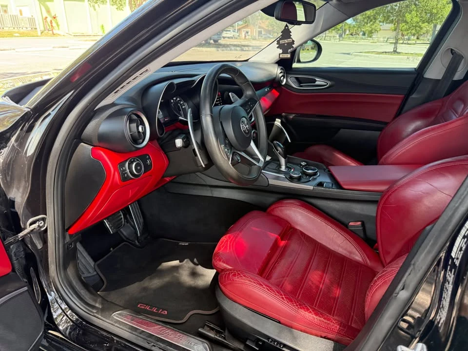 2018 Alfa Romeo Giulia - Image 12 of 18