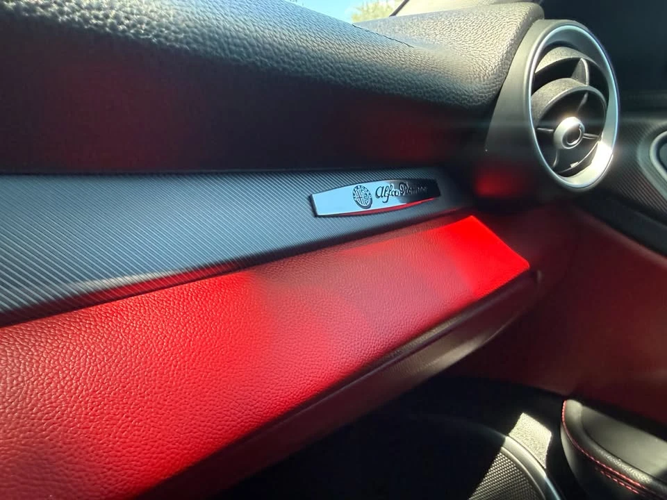 2018 Alfa Romeo Giulia - Image 18 of 18