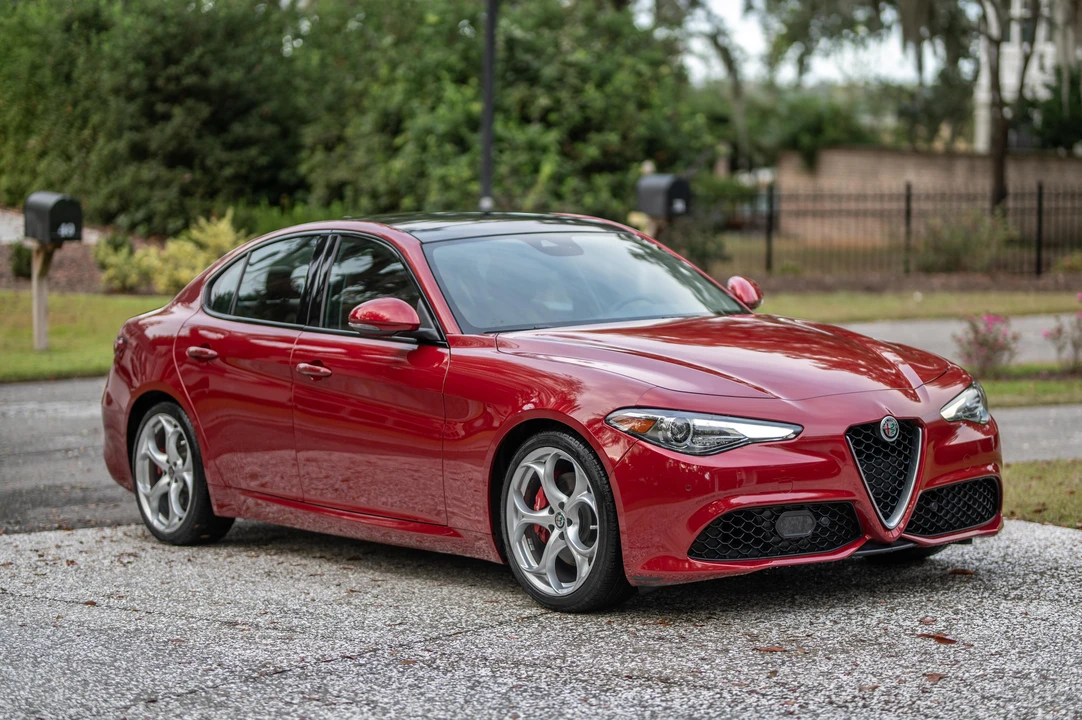 2018 Alfa Romeo Giulia - Image 26 of 31