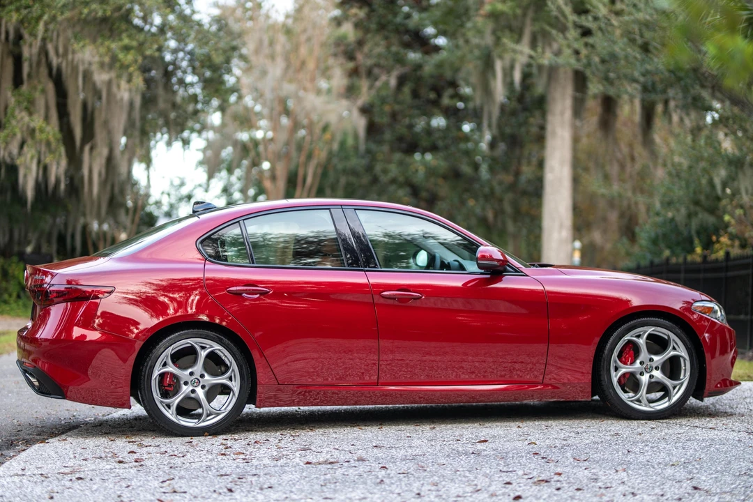 2018 Alfa Romeo Giulia - Image 3 of 31