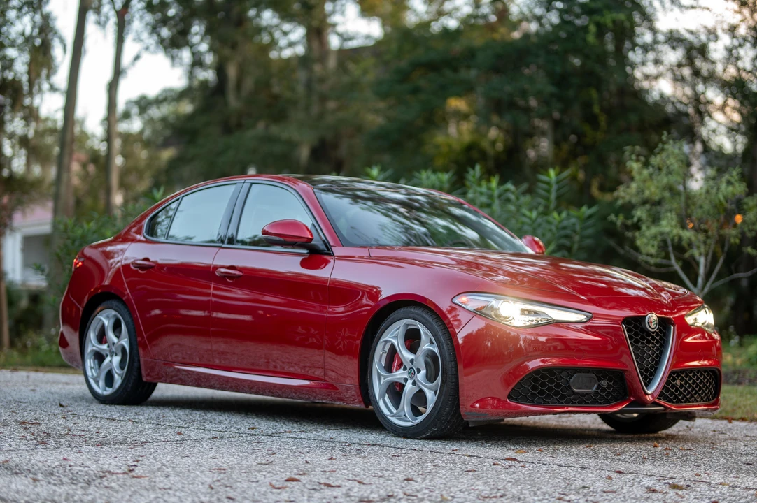 2018 Alfa Romeo Giulia - Image 25 of 31